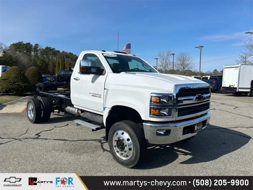 2024 Chevrolet Silverado 6500HD Work Truck photo 1