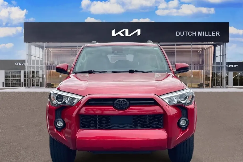 2021 Toyota 4Runner SR5 photo 1