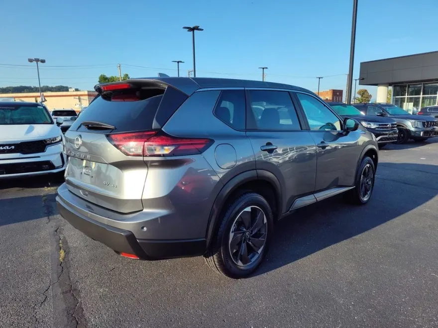 2024 Nissan Rogue SV photo 1