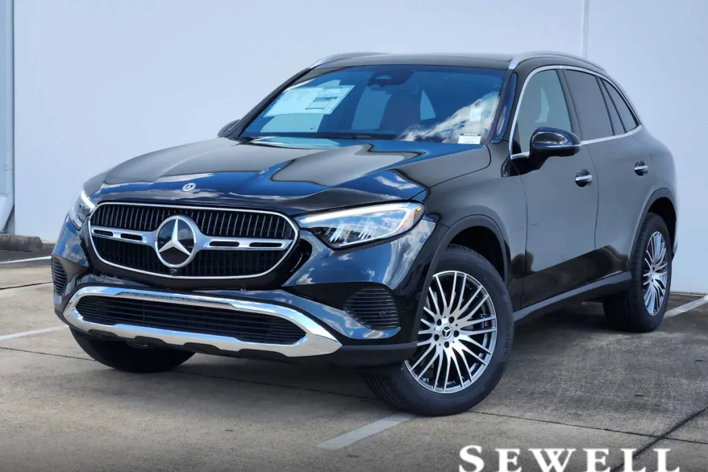 2026 Mercedes Benz GLC 300 photo 1