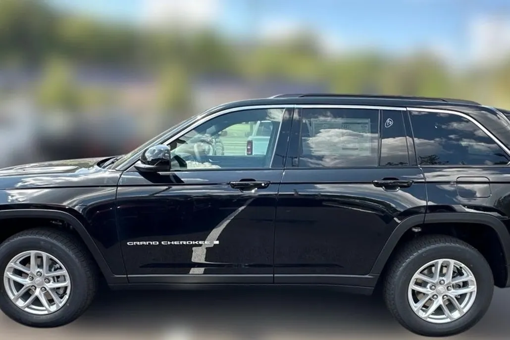 2025 Jeep Grand Cherokee Laredo X photo 1
