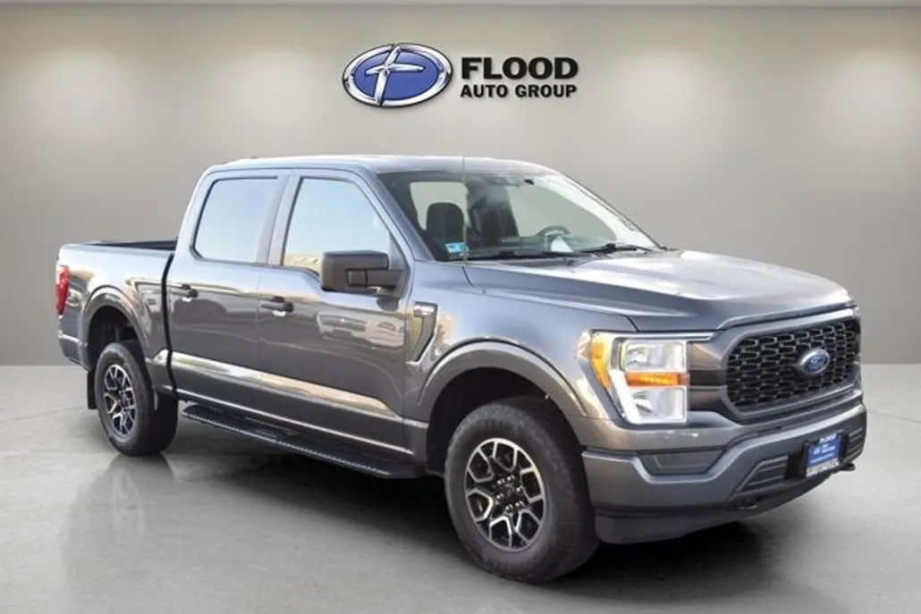 2022 Ford F-150 XL photo 1