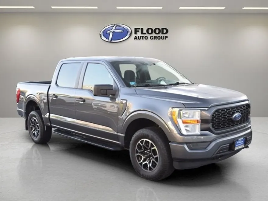 2022 Ford F-150 XL photo 1