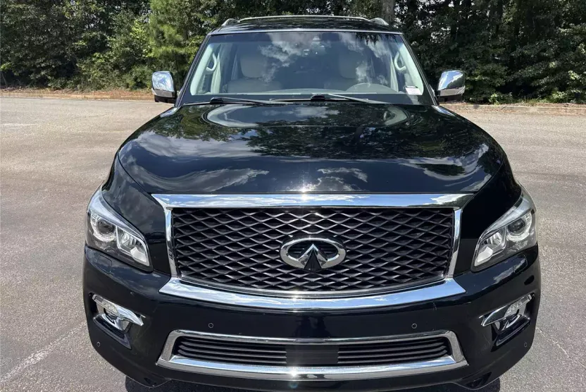 2017 Infiniti QX80 photo 1