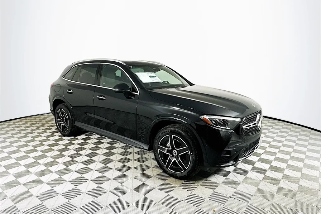 2025 Mercedes Benz GLC 300 4MATIC photo 1