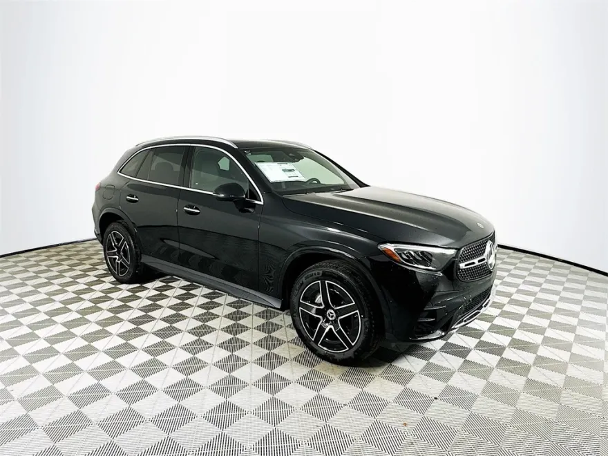 2025 Mercedes Benz GLC 300 4MATIC photo 1