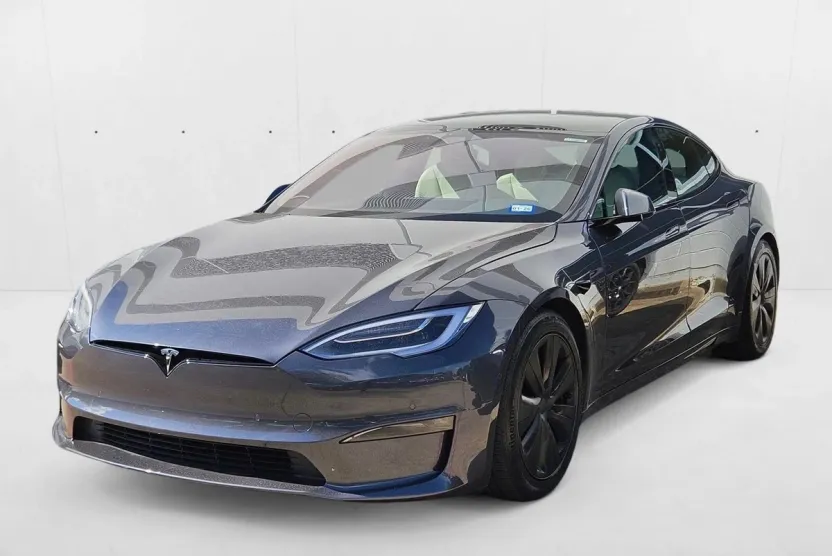 2022 Tesla Model S photo 1