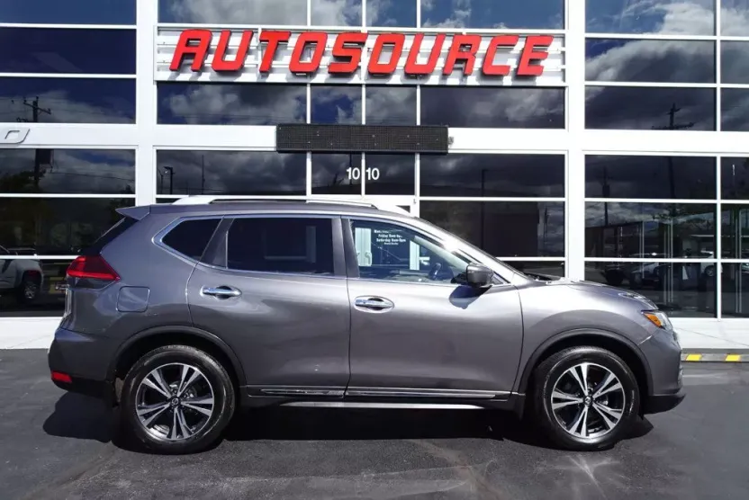 2018 Nissan Rogue SL photo 1