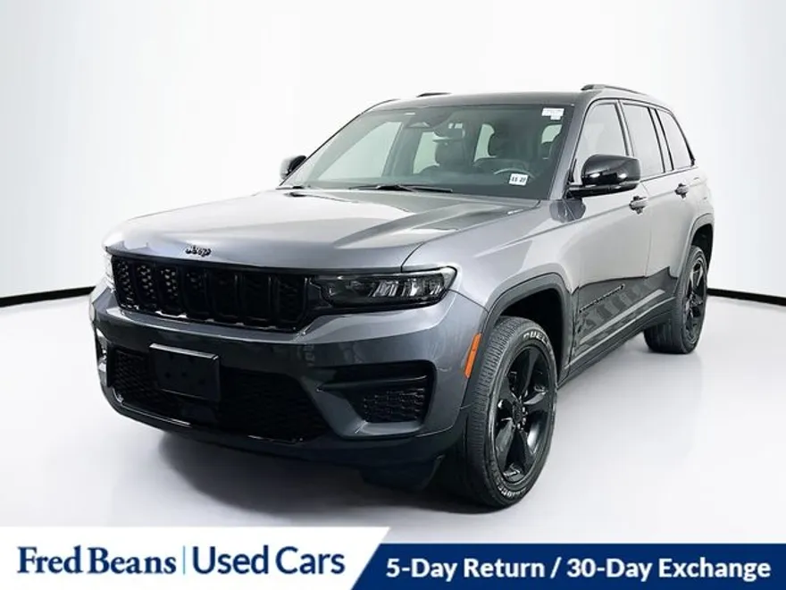 2023 Jeep Grand Cherokee Altitude photo 1
