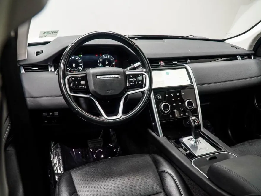 2022 Land Rover Discovery Sport SE photo 1
