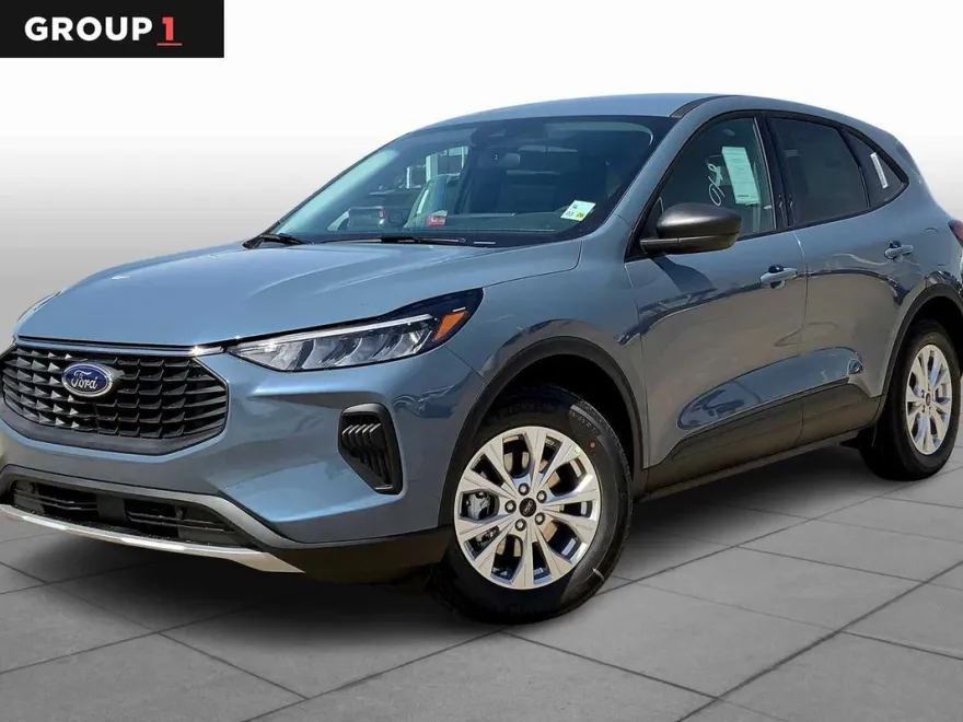 2025 Ford Escape ST-Line photo 1