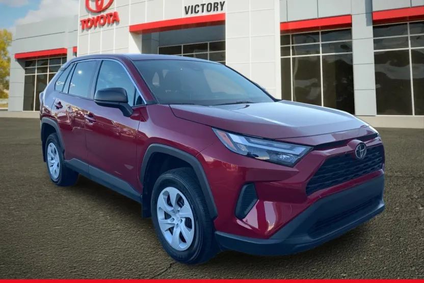 2024 Toyota RAV4 LE photo 1