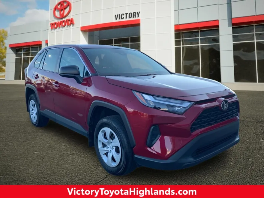 2024 Toyota RAV4 LE photo 1