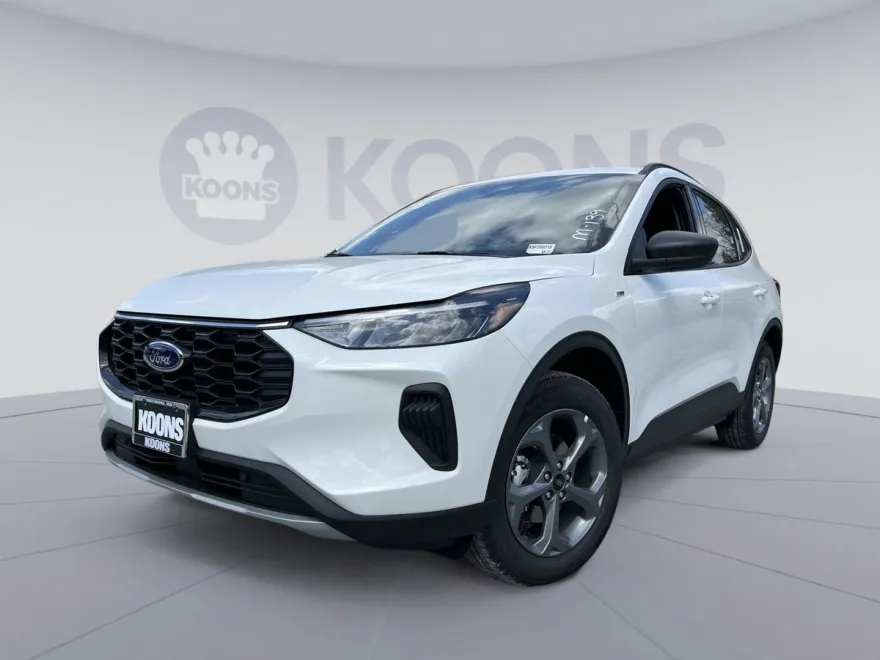 2025 Ford Escape ST-Line photo 1