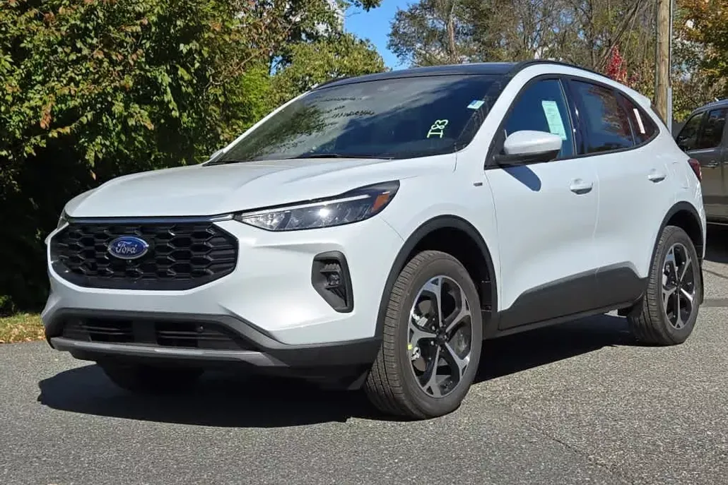 2025 Ford Escape ST-Line Select photo 1