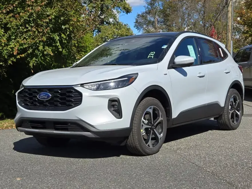 2025 Ford Escape ST-Line Select photo 1