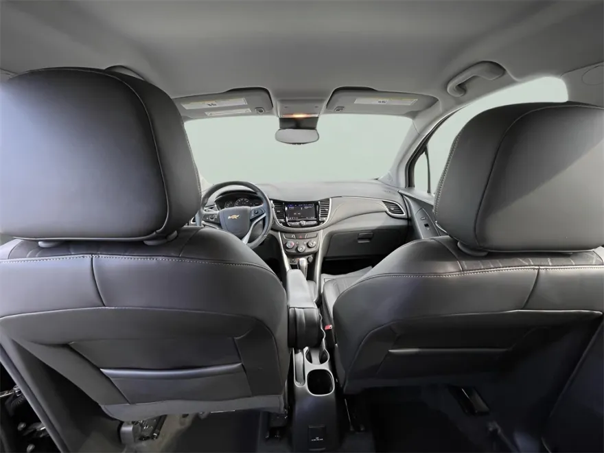 2022 Chevrolet Trax LT photo 1