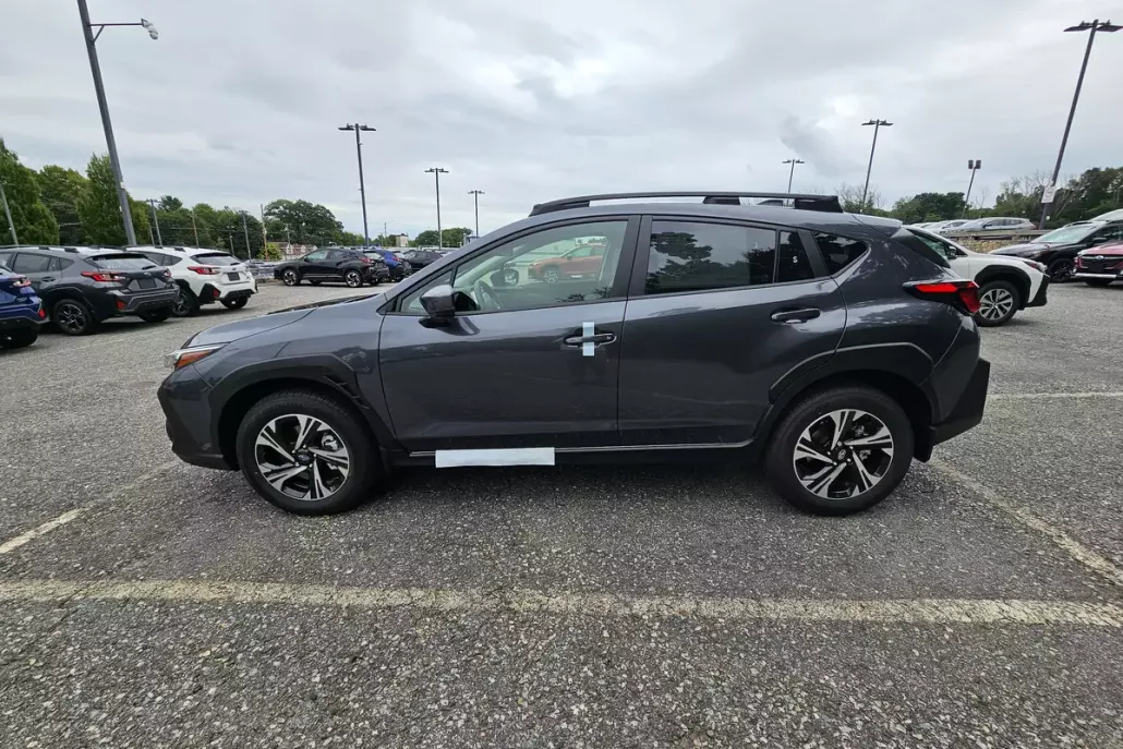 2024 Subaru Crosstrek Premium photo 1