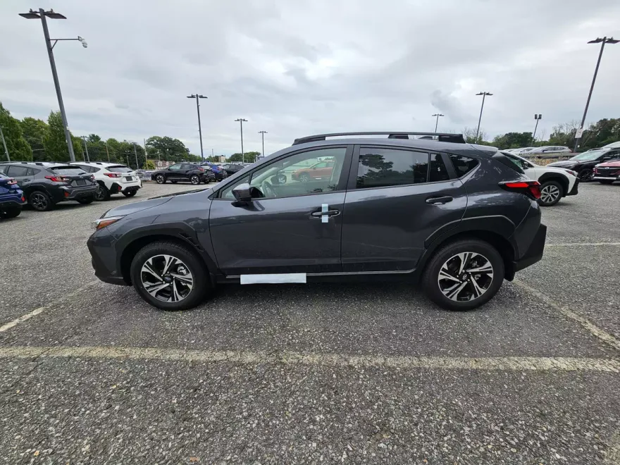 2024 Subaru Crosstrek Premium photo 1