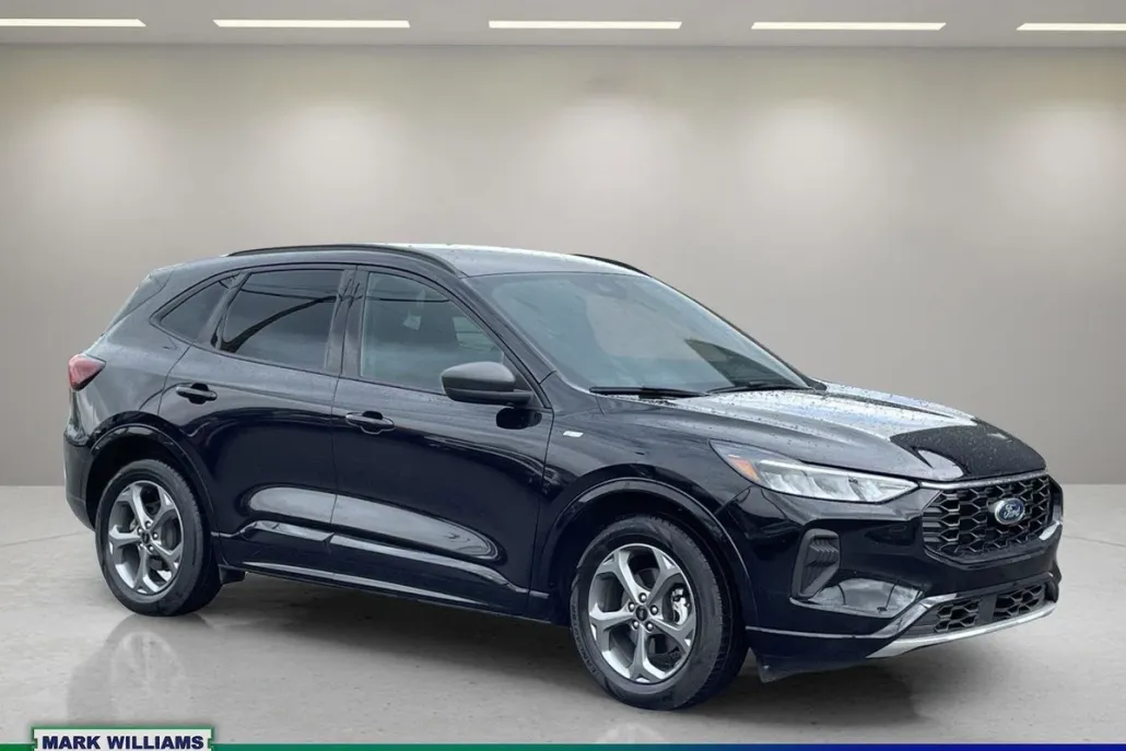 2023 Ford Escape ST-Line photo 1