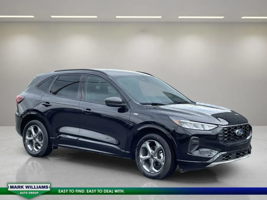 2023 Ford Escape ST-Line photo 1