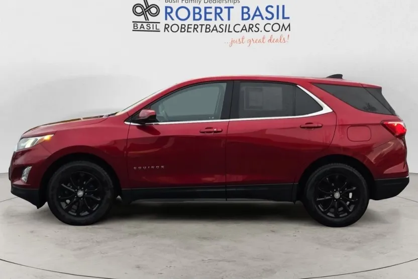 2020 Chevrolet Equinox LT photo 1