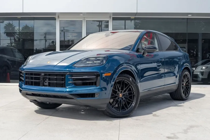 2026 Porsche Cayenne Coupe photo 1