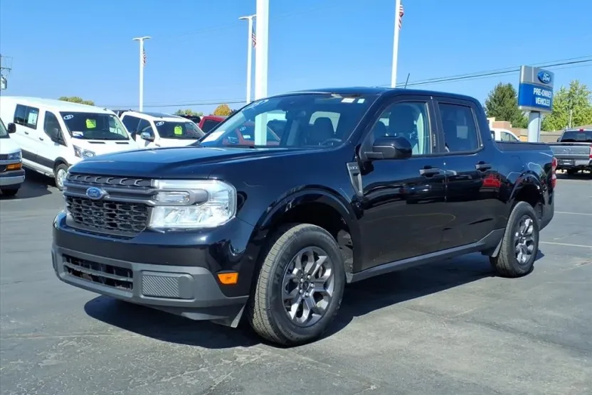 2023 Ford Maverick XLT photo 1