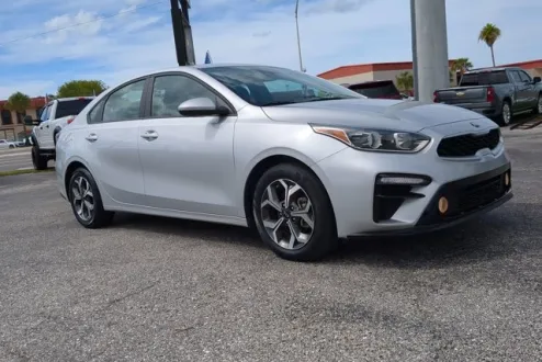 2021 Kia Forte LXS photo 2