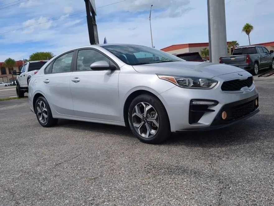 2021 Kia Forte LXS photo 2