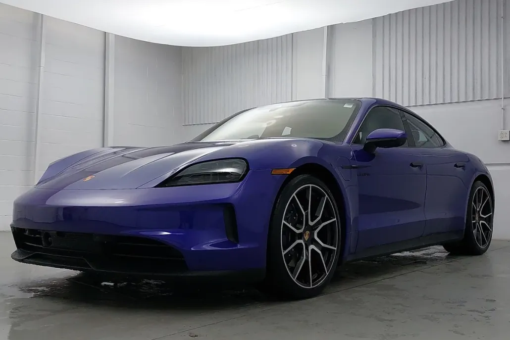 2025 Porsche Taycan 4 photo 1