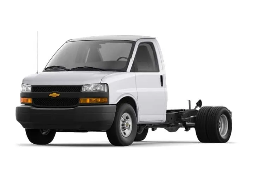 2024 Chevrolet Express Cutaway 3500 photo 1