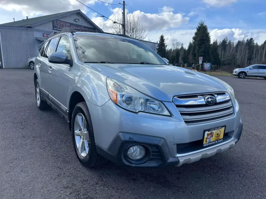 2013 Subaru Outback 3.6R Limited photo 1