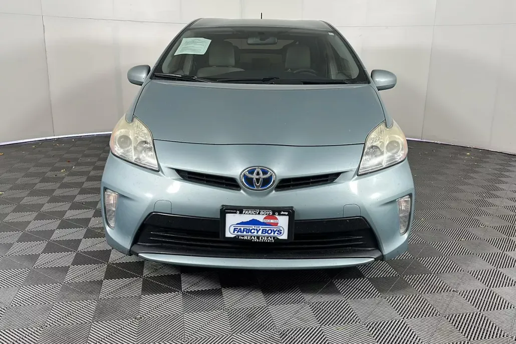 2014 Toyota Prius Two photo 1