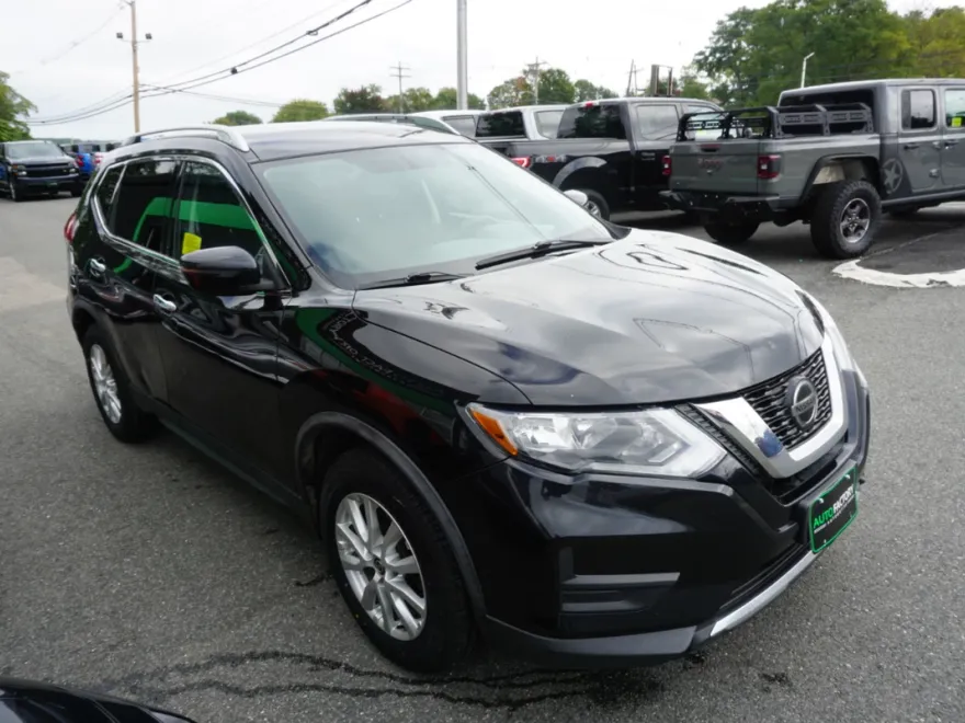 2018 Nissan Rogue AWD SV photo 1