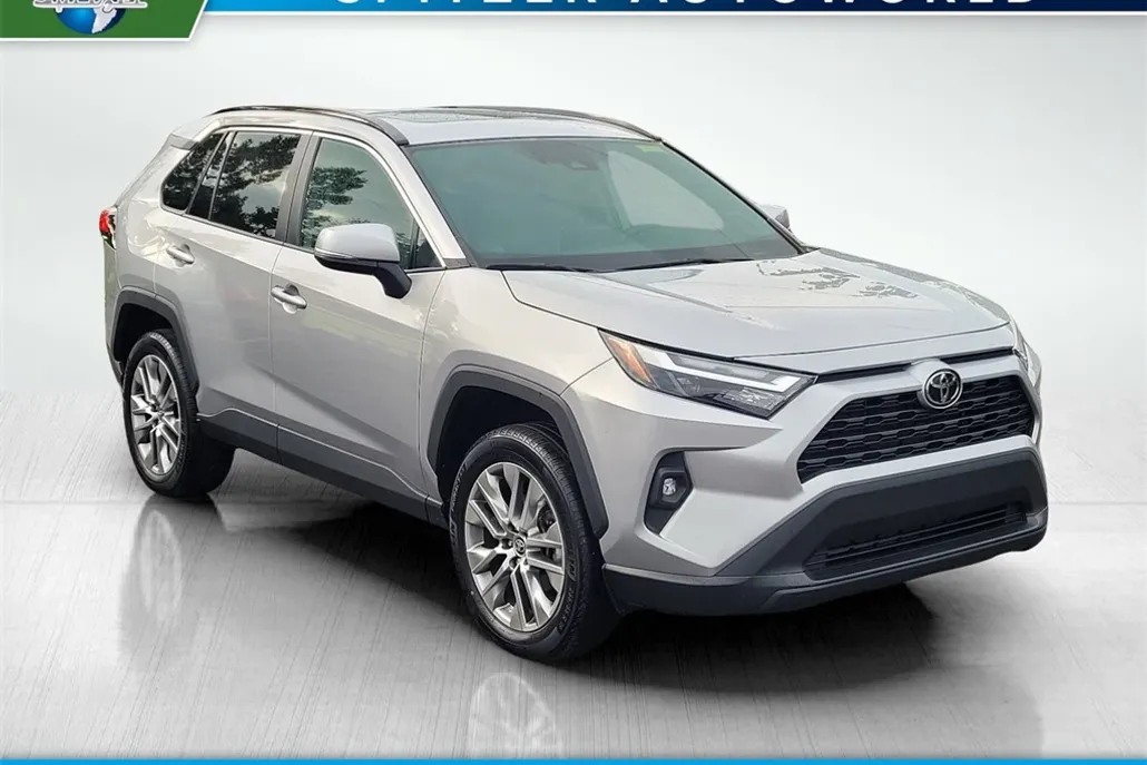 2022 Toyota RAV4 XLE Premium photo 1