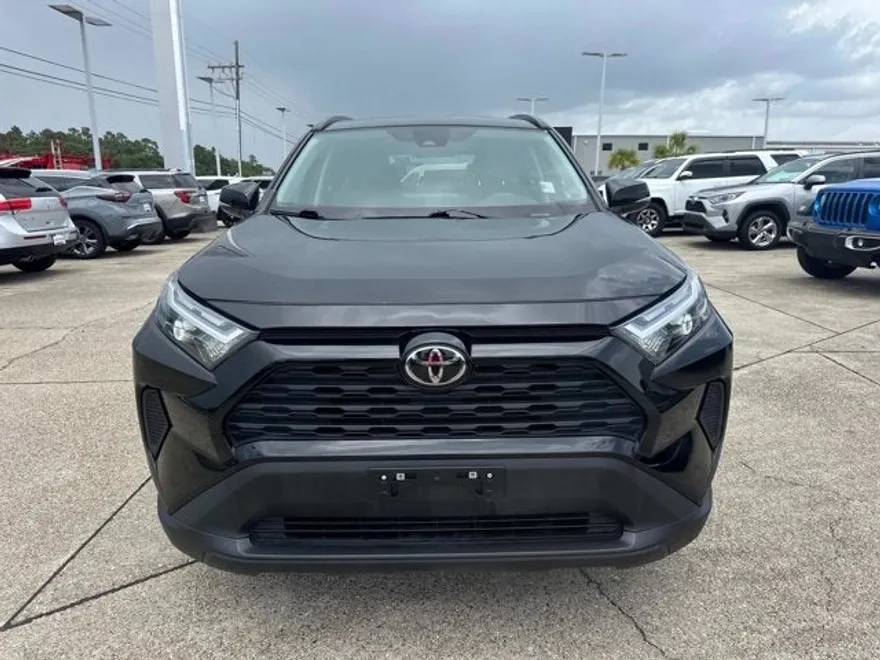 2023 Toyota RAV4 XLE photo 1