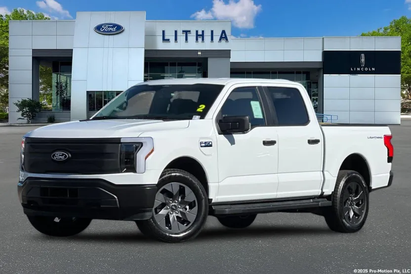 2024 Ford F-150 Lightning photo 1