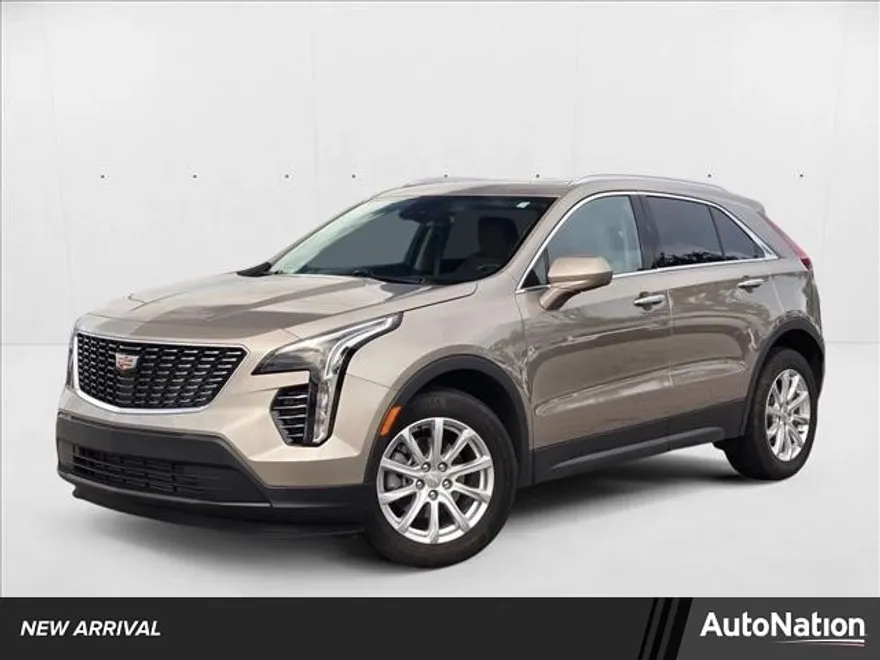 2023 Cadillac XT4 Luxury photo 1
