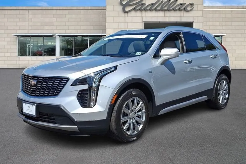2022 Cadillac XT4 Premium Luxury photo 1