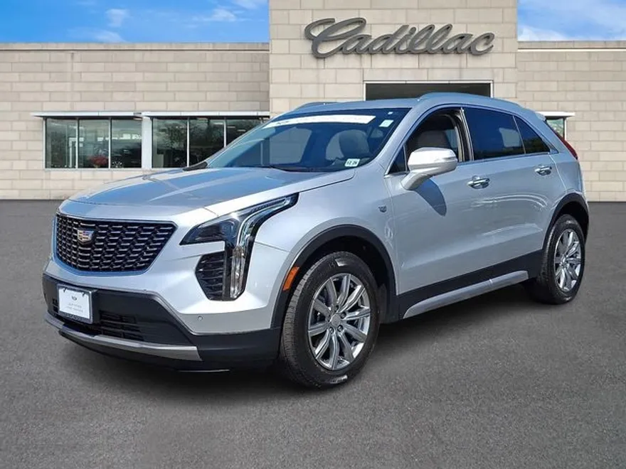 2022 Cadillac XT4 Premium Luxury photo 1