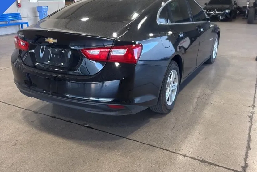 2021 Chevrolet Malibu photo 1
