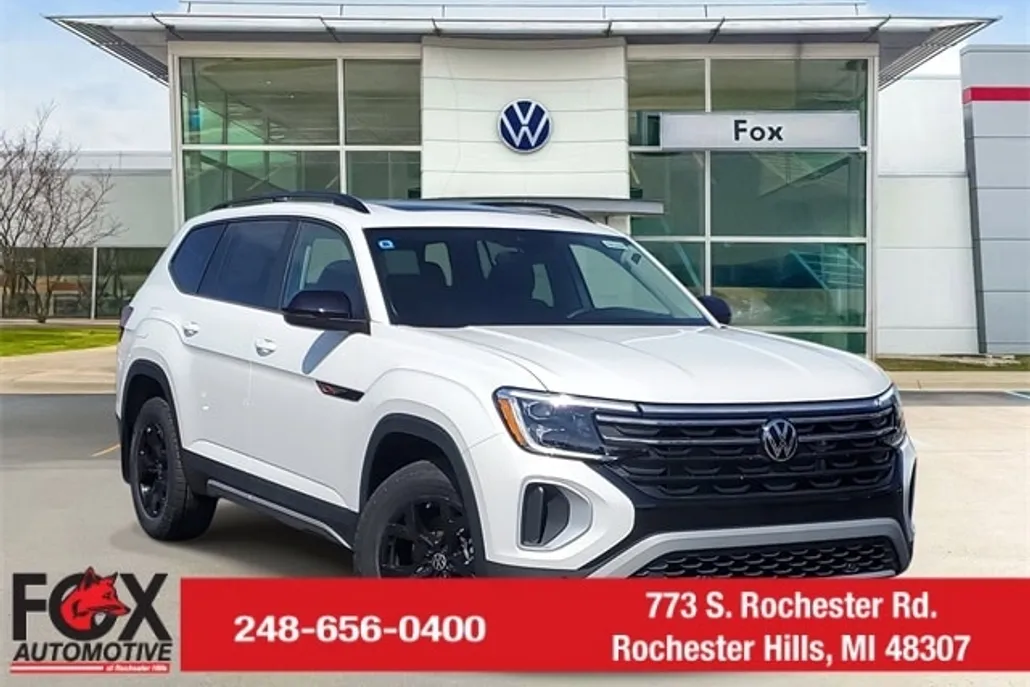 2024 Volkswagen Atlas Peak Edition SE Technology photo 1