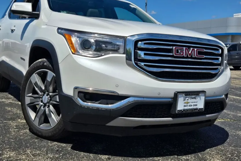 2017 Gmc Acadia SLT photo 1
