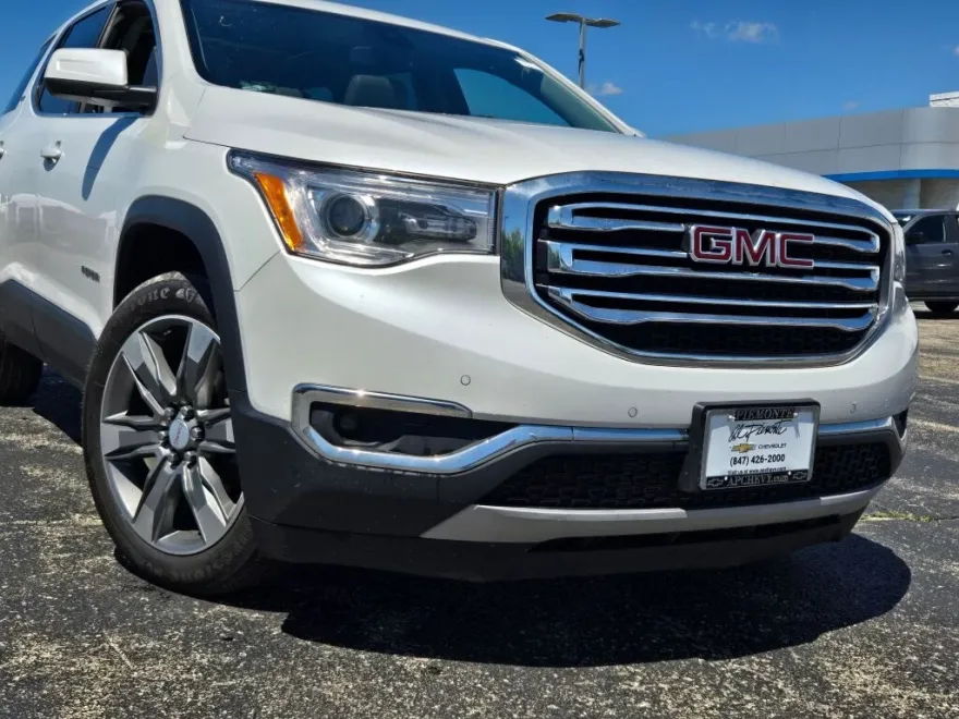 2017 Gmc Acadia SLT photo 1