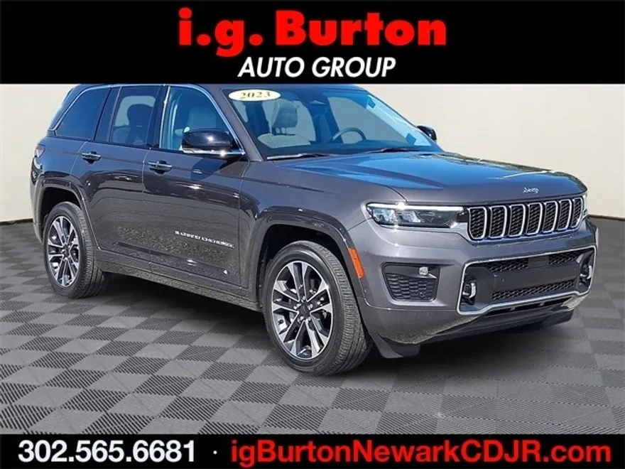 2023 Jeep Grand Cherokee Overland photo 1