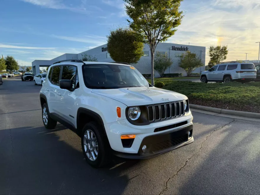 2023 Jeep Renegade Latitude photo 1