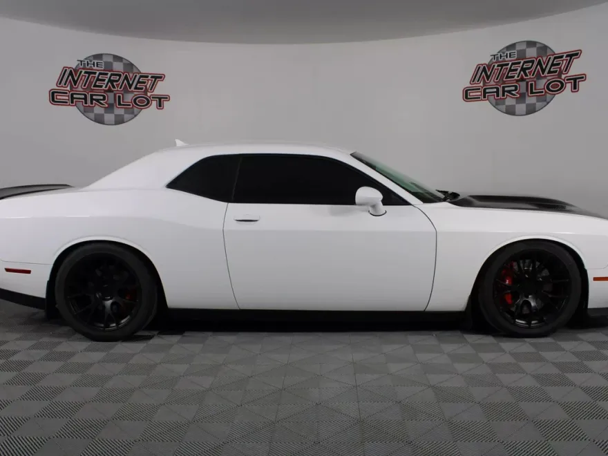 2017 Dodge Challenger SRT8 Hellcat photo 8