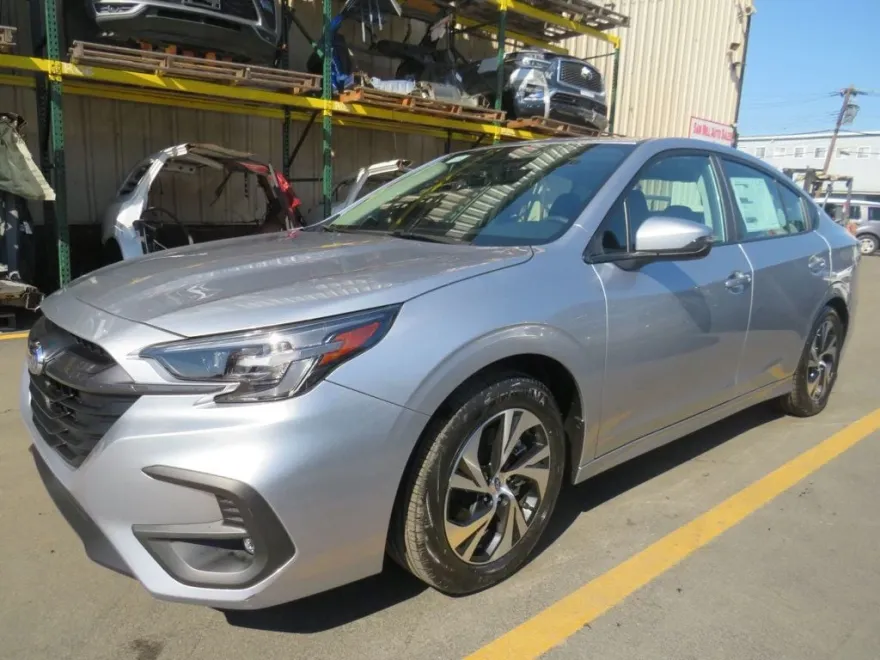 2025 Subaru Legacy Premium photo 1