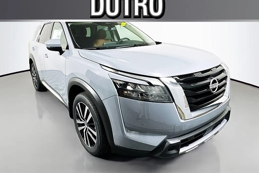 2025 Nissan Pathfinder Platinum photo 1